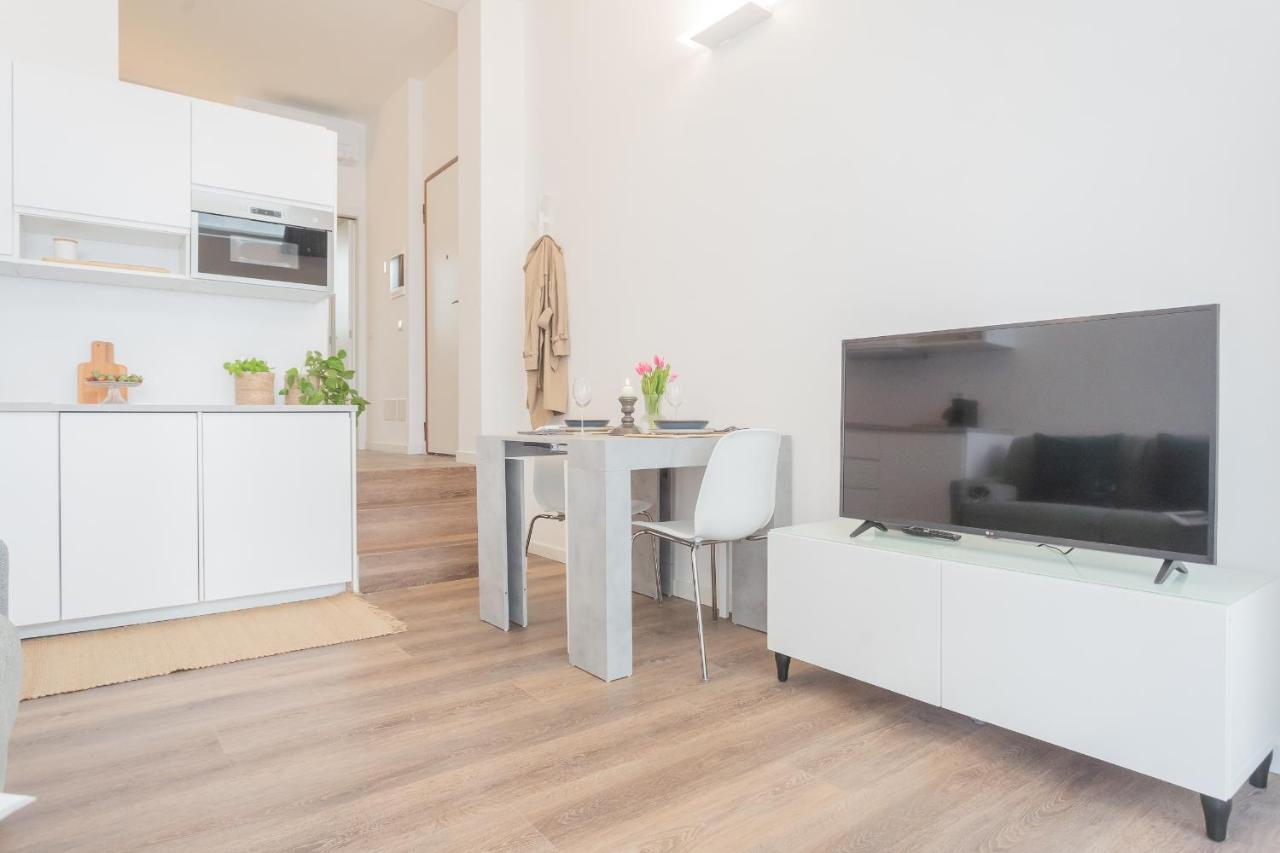 A Step From The Dome Apartment By Rent All Como Bagian luar foto