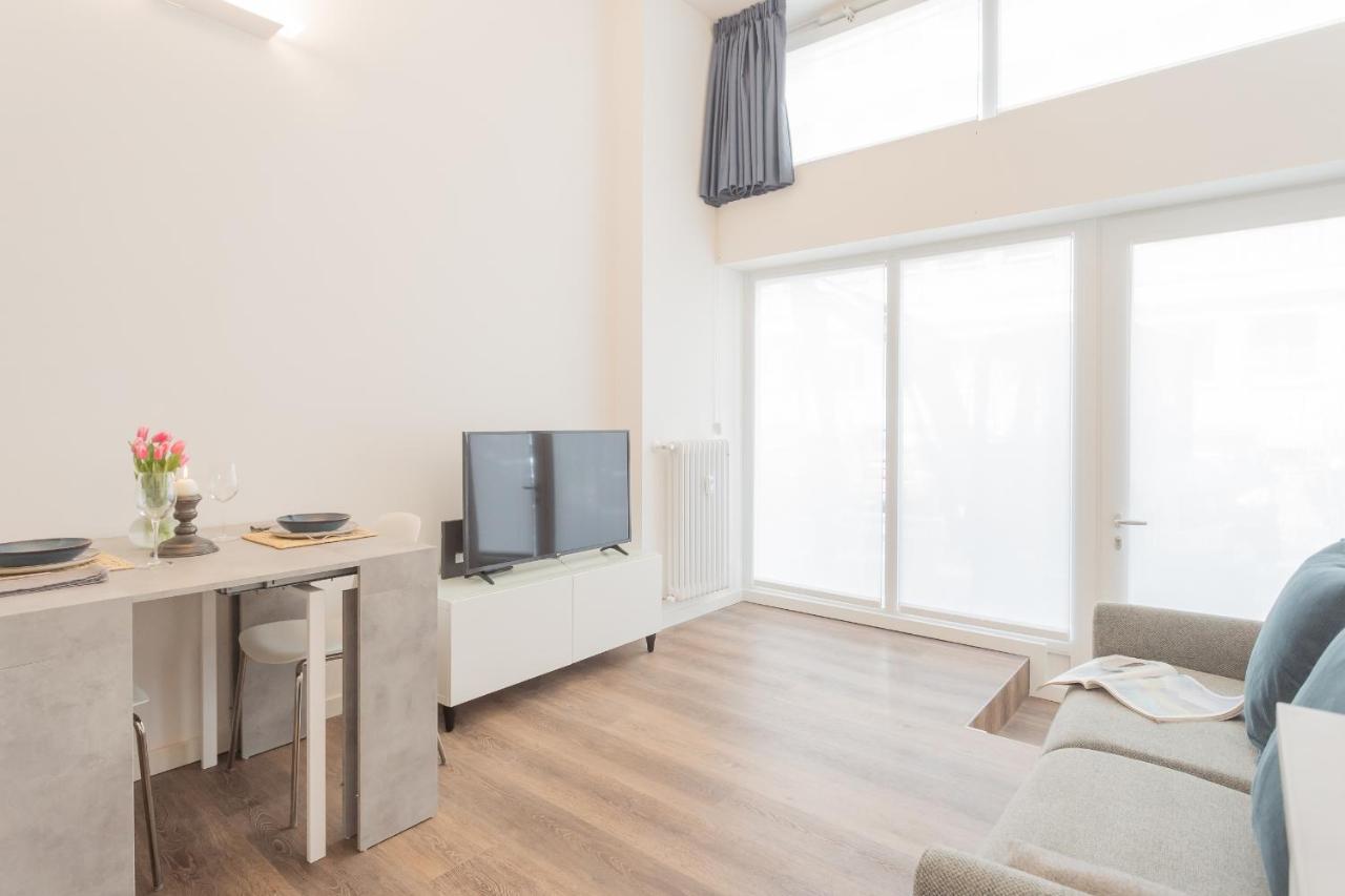 A Step From The Dome Apartment By Rent All Como Bagian luar foto