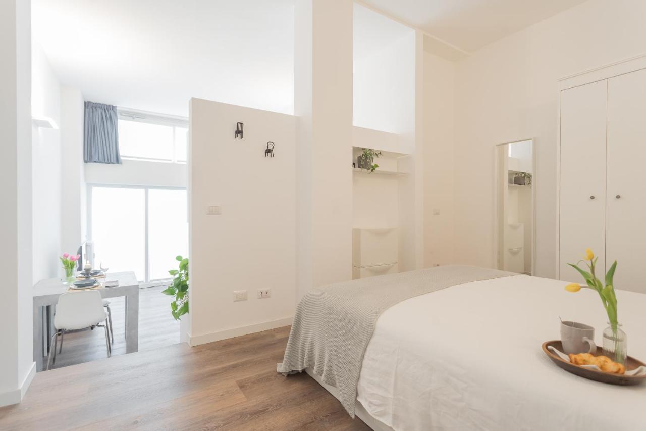 A Step From The Dome Apartment By Rent All Como Bagian luar foto