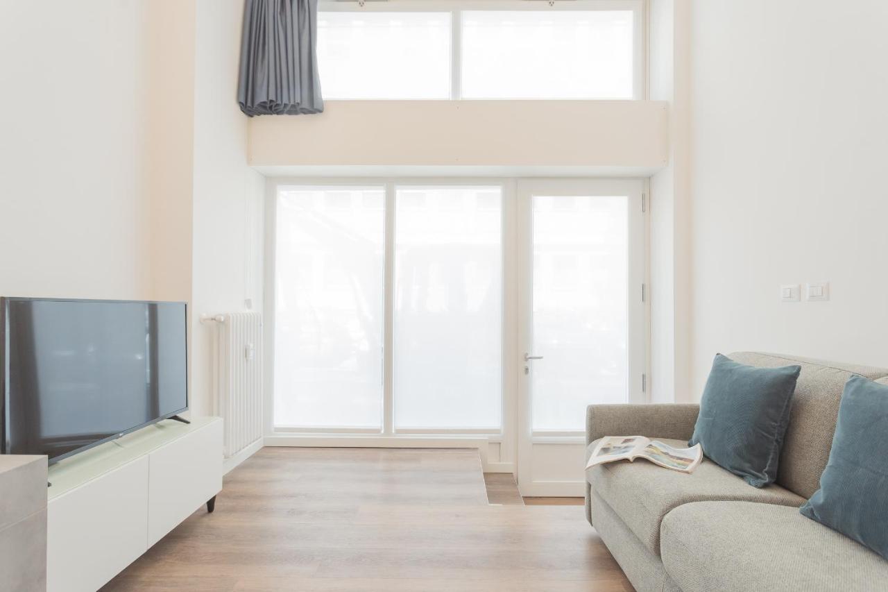 A Step From The Dome Apartment By Rent All Como Bagian luar foto