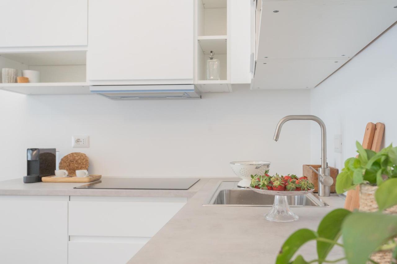 A Step From The Dome Apartment By Rent All Como Bagian luar foto