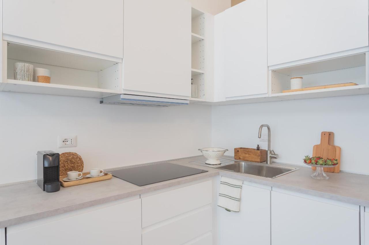 A Step From The Dome Apartment By Rent All Como Bagian luar foto