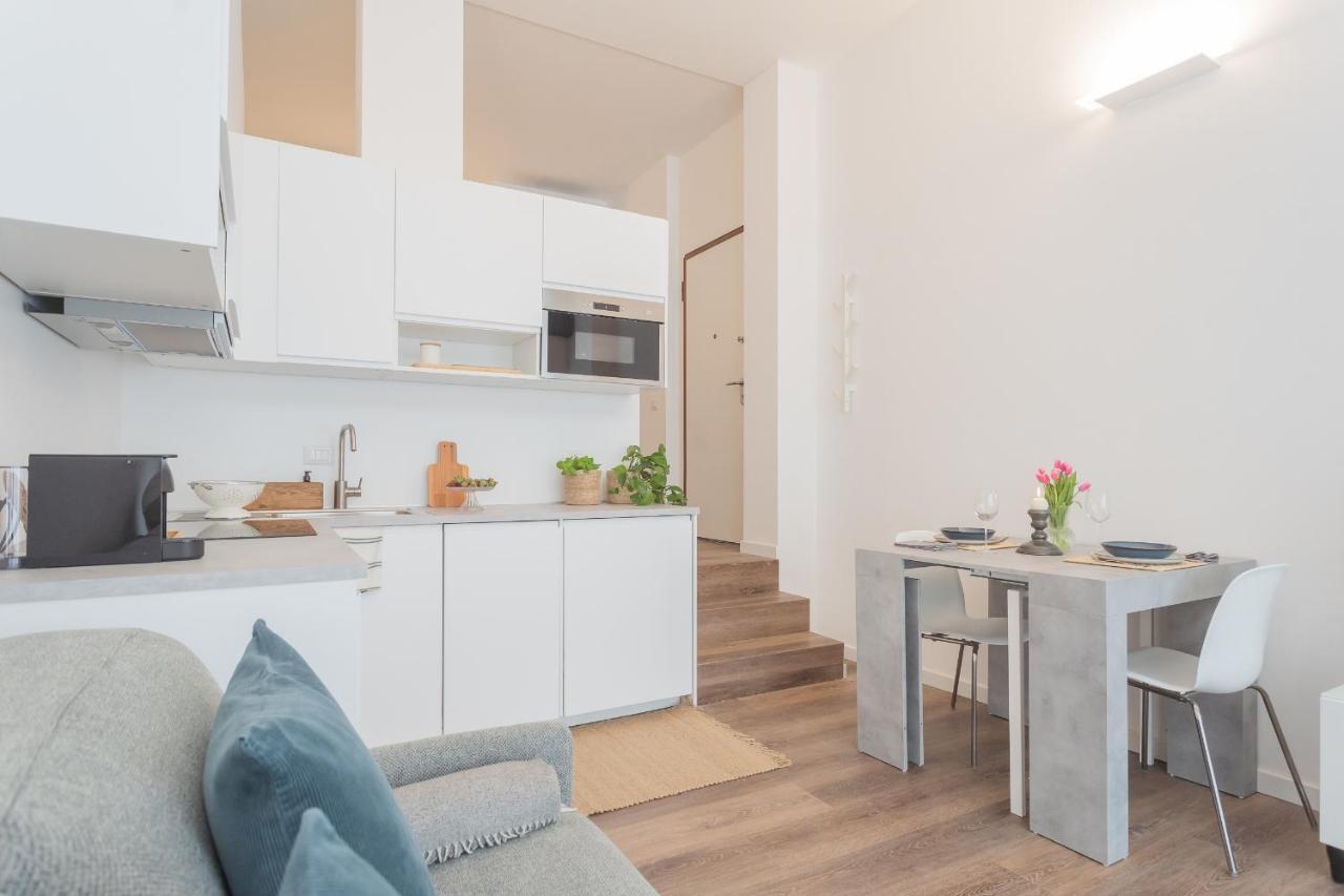 A Step From The Dome Apartment By Rent All Como Bagian luar foto
